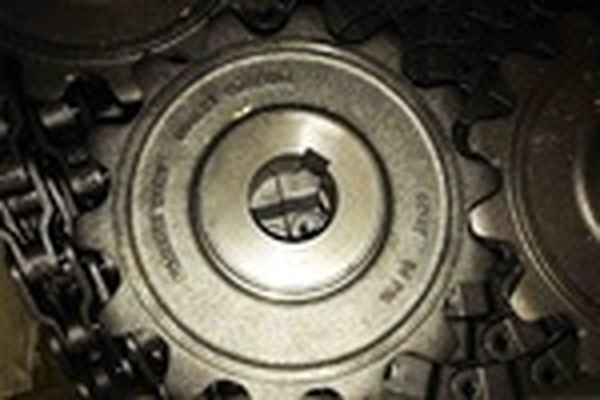 Nhông xích tải CC600
